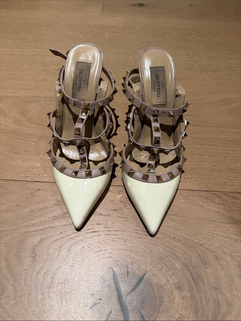 Valentino Garavani Rockstud Pointed-Toe Slingback Pumps in Cream and Nude